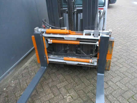 Elektromos 4 kerekű 2013  Still RX60-30 (12)