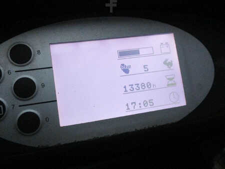 Elektromos 4 kerekű 2013  Still RX60-30 (13)