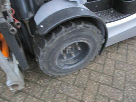 Elektromos 4 kerekű 2013  Still RX60-30 (9)