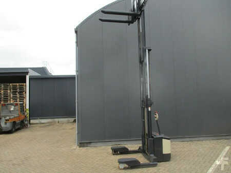 Pallet Stackers 2007  Crown WS2300-1.8TT-4W-4415 (15)