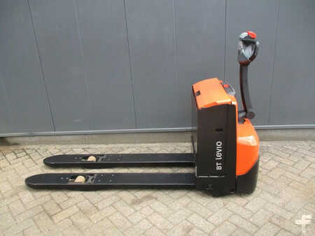 Electric Pallet Trucks 2011 BT LWE 180 (2)