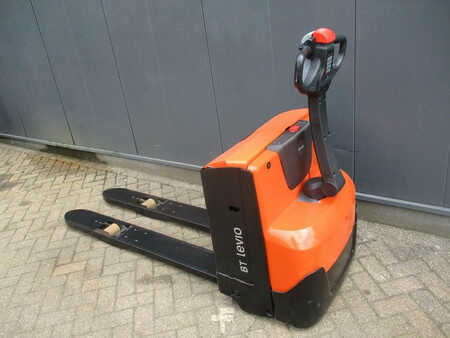 Electric Pallet Trucks 2011  BT LWE 180 (3)