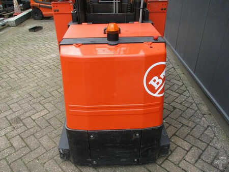 Vertical order pickers 2013  BT OME 100M (6)