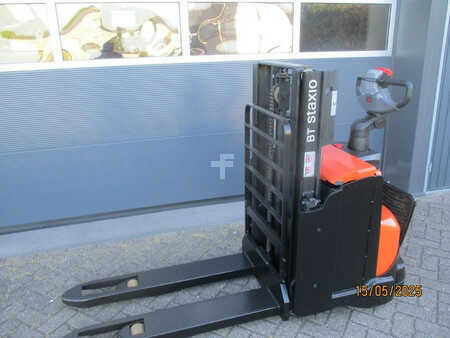 Stacker pedestre 2014  BT SWE 200D (2)