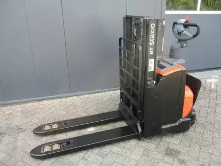 Hochhubwagen 2016  BT SWE200D (2)