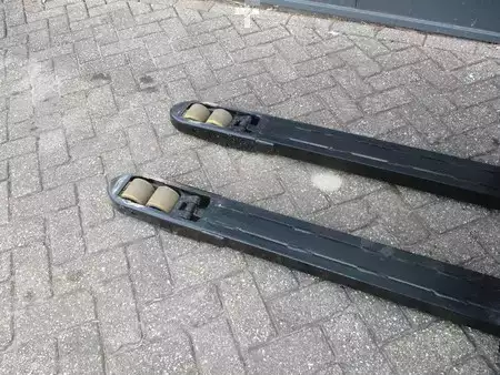 Hochhubwagen 2016  BT SWE200D (4)