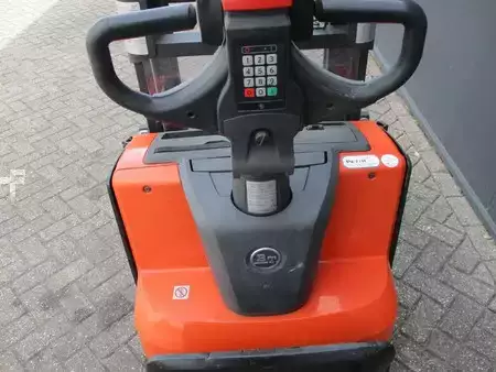 Hochhubwagen 2016  BT SWE200D (8)