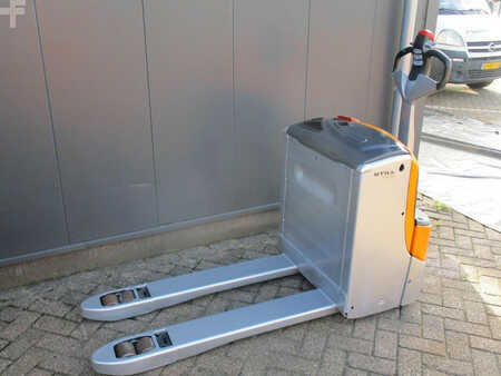 Transpalettes éléctriques 2012  Still EXU 16 (2)