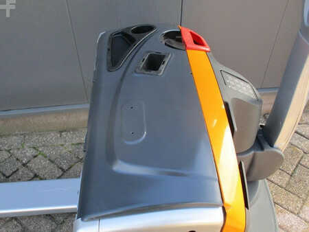 Transpalettes éléctriques 2012  Still EXU 16 (6)