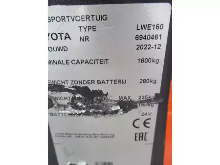 Porta-paletes elétrico 2022  Toyota LWE160 (9)
