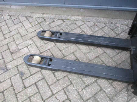 Pallestabler 2012  BT SWE 200D (4)