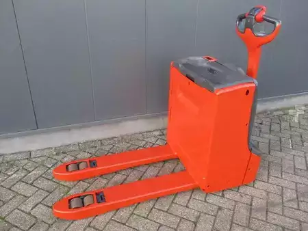 Transpallet elettrici 2020  Linde T16 (2)