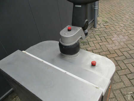 Elektrische palletwagens 2017  BT LPE200i (5)