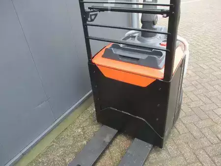 Elektromos emelőkocsik 2018  Toyota LPE200 (4)