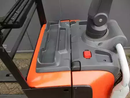 Elektromos emelőkocsik 2018  Toyota LPE200 (7)