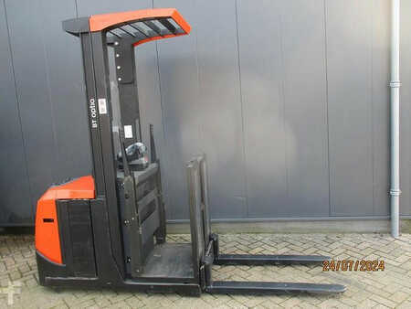 Verticale orderpickers 2013  BT OME 100N OPTIO (1)