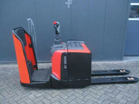 Elektromos emelőkocsik 2015  BT LPE200 (8)