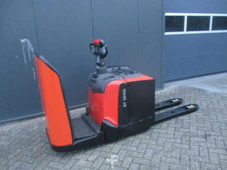 Elektromos emelőkocsik 2015  BT LPE200 (9)