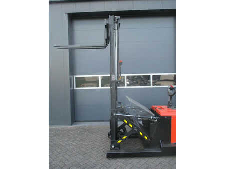 Reachstacker 2013  BT SPE 120 XRD (12)