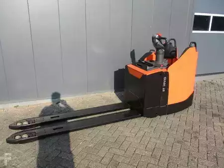 Nízkozdvižný vozík 2015  BT LPE250 (1)