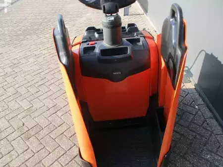 Nízkozdvižný vozík 2015  BT LPE250 (4)