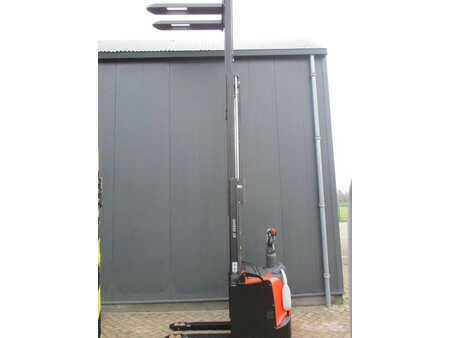 Ruční vysokozdvižný vozík 2017  Toyota SPE120 (2)