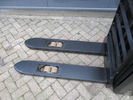 Ruční vysokozdvižný vozík 2017  Toyota SPE120 (7)