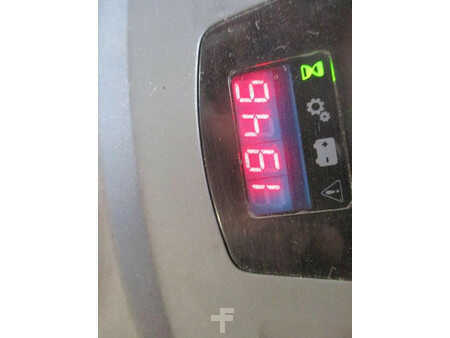 Electric Pallet Trucks 2015  BT LPE200 (10)