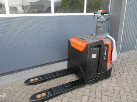 Electric Pallet Trucks 2015 BT LPE200 (2)