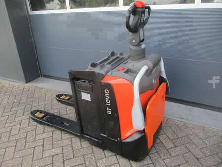 Electric Pallet Trucks 2015  BT LPE200 (3)