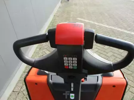 Elektromos emelőkocsik 2023  Toyota LWE200 (4)