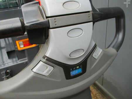 Nízkozdvižný vozík 2017  BT LPE 200 (6)