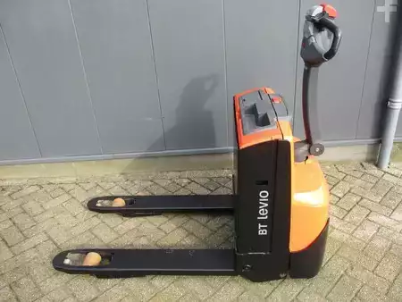 Transpallet elettrici 2013  BT LWE160 (1)