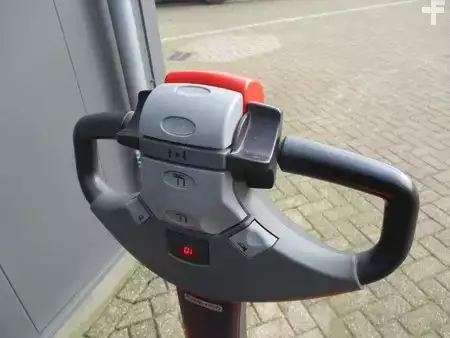 Transpallet elettrici 2013  BT LWE160 (7)