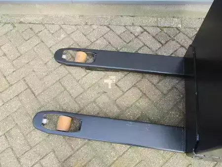 Transpallet elettrici 2013  BT LWE160 (8)