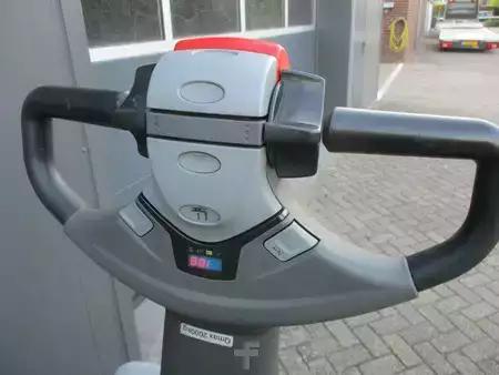 Transpallet elettrici 2018  Toyota LPE200 (6)