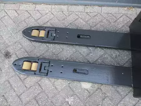 Transpallet elettrici 2018  Toyota LPE200 (8)