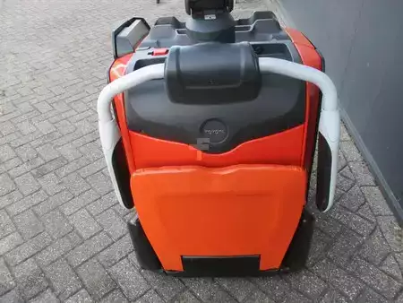 Transpallet elettrici 2019  Toyota LPE200 (4)