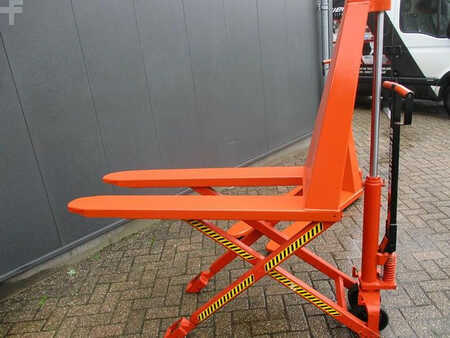 Pallet Stackers 2002 BT HL 1000 (1)