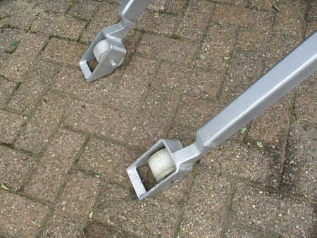 Pallet Stackers 2010  BT HL 1000i (7)