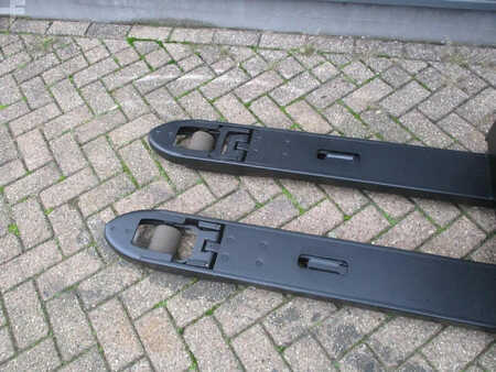 Niederhubwagen 2016  BT LPE200 (5)