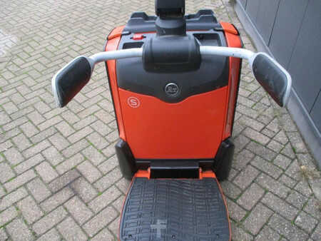 Niederhubwagen 2016  BT LPE200 (7)