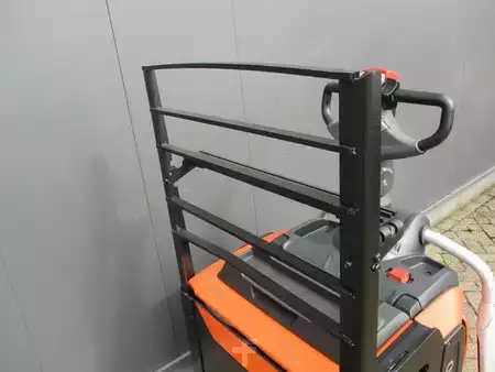 Elektromos emelőkocsik 2017  Toyota LPE200 (6)