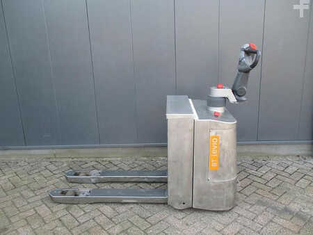 Electric Pallet Trucks 2017  BT LPE 200i (2)