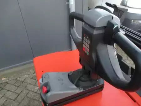 Schlepper 2018  Toyota TSE300 Tracto (5)