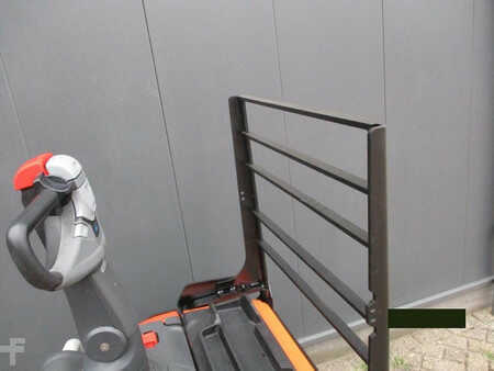 Transpallet elettrici 2021  Toyota LPE200 (5)