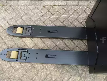 Transpallet elettrici 2020  Toyota LPE200 (8)