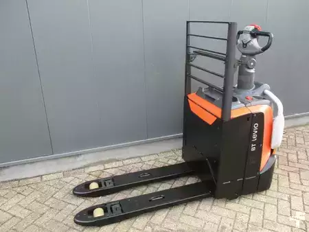 Electric Pallet Trucks 2019  Toyota LPE200 (2)