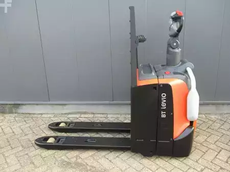 Electric Pallet Trucks 2019  Toyota LPE200 (3)