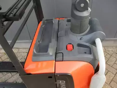 Electric Pallet Trucks 2019  Toyota LPE200 (7)